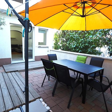 Apartment With Garden In Барбаріґа Екстер'єр фото