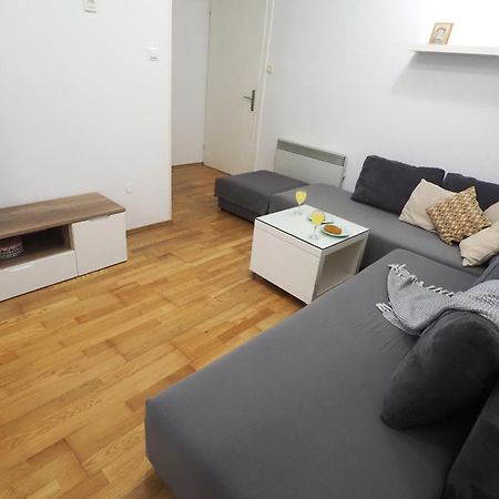 Apartment With Garden In Барбаріґа Екстер'єр фото
