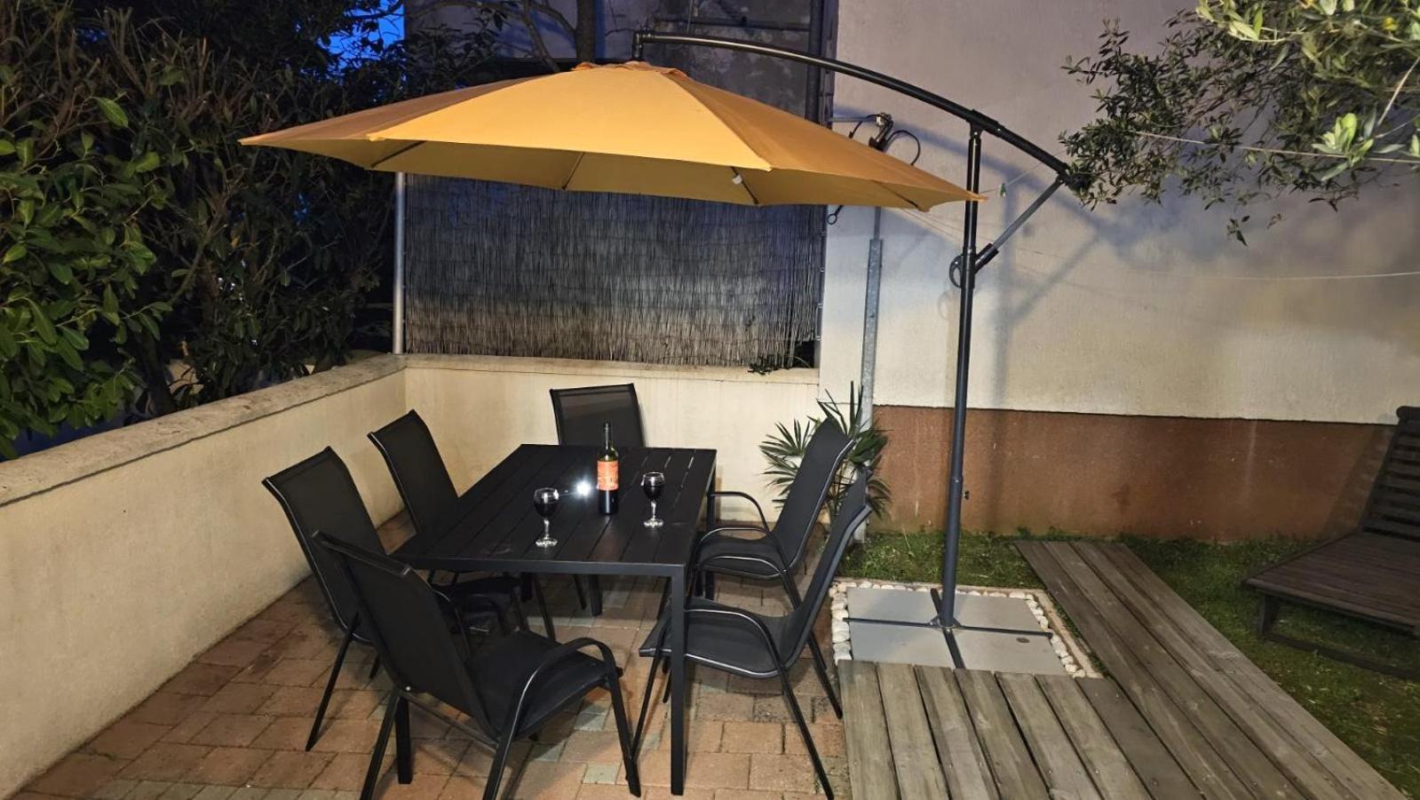 Apartment With Garden In Барбаріґа Екстер'єр фото