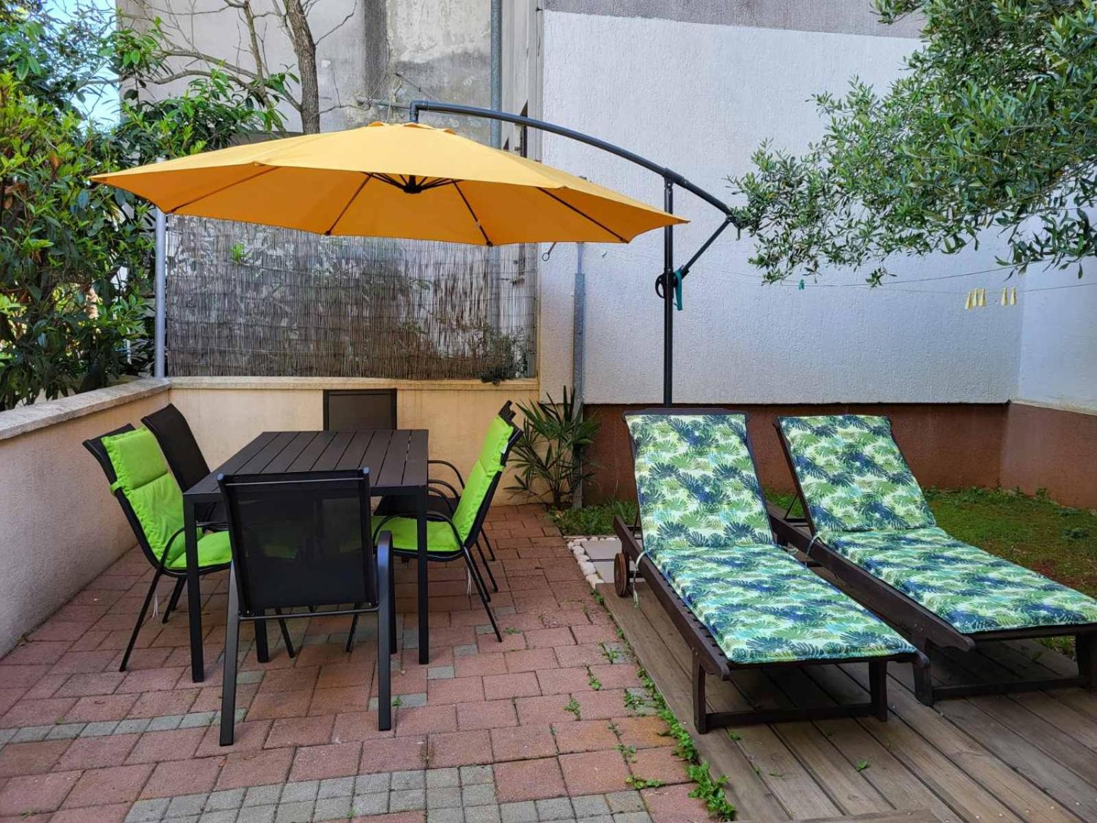 Apartment With Garden In Барбаріґа Екстер'єр фото