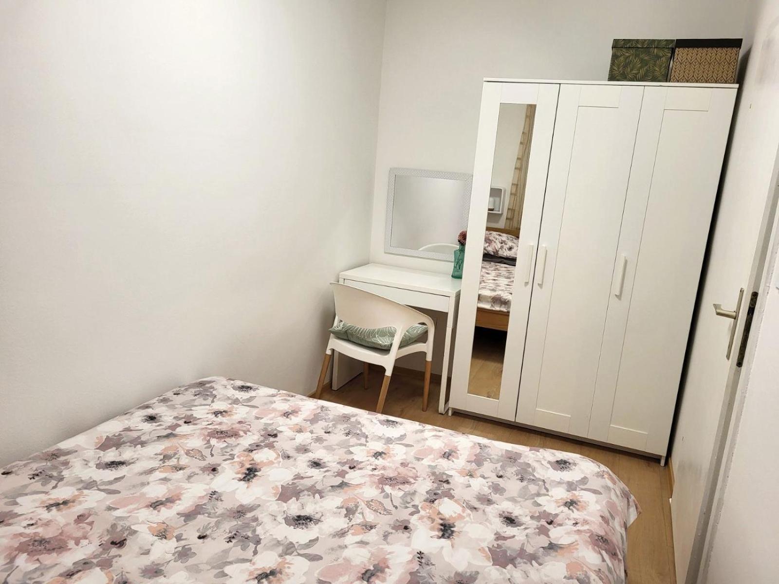Apartment With Garden In Барбаріґа Екстер'єр фото